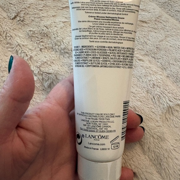 Crème Radiance Gentle Cleansing Creamy-Foam - White - Picture 4 of 6